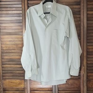 VanHeusen Light Sage Green Wrinkle Free 16 1/2 34/35 Button Down Shirt